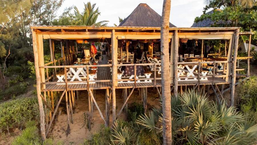 The Thirsty Parrot restaurant on stilts above the bush
